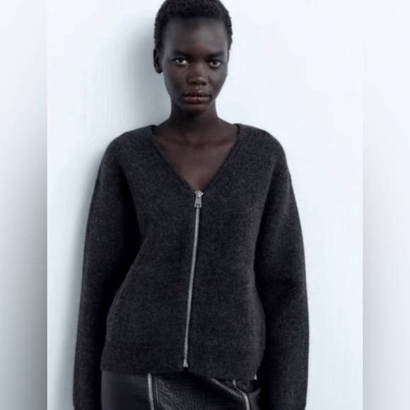 Zara 100% Wool Knit Zippered Cardigan Jacket, size large. - Picture 2 of 10